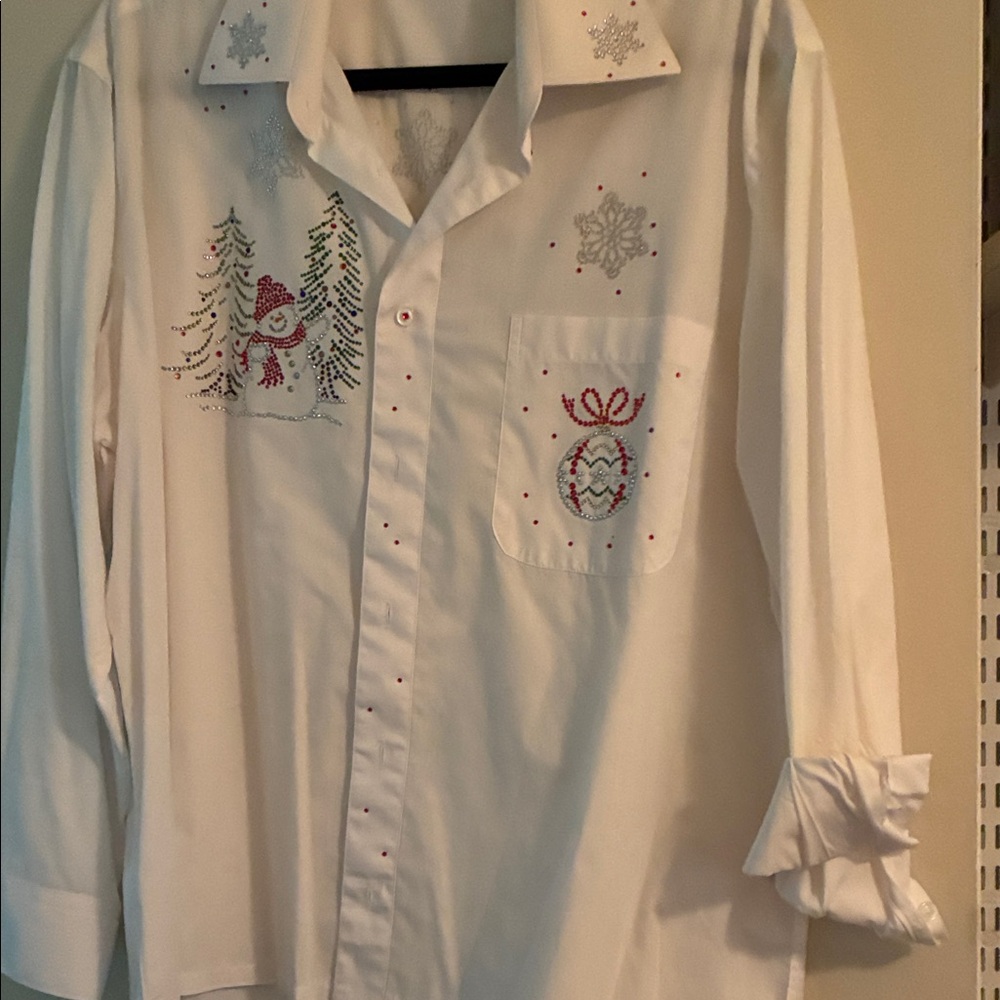 NWOT Festive White Button-Up Shirt with Holiday Motif